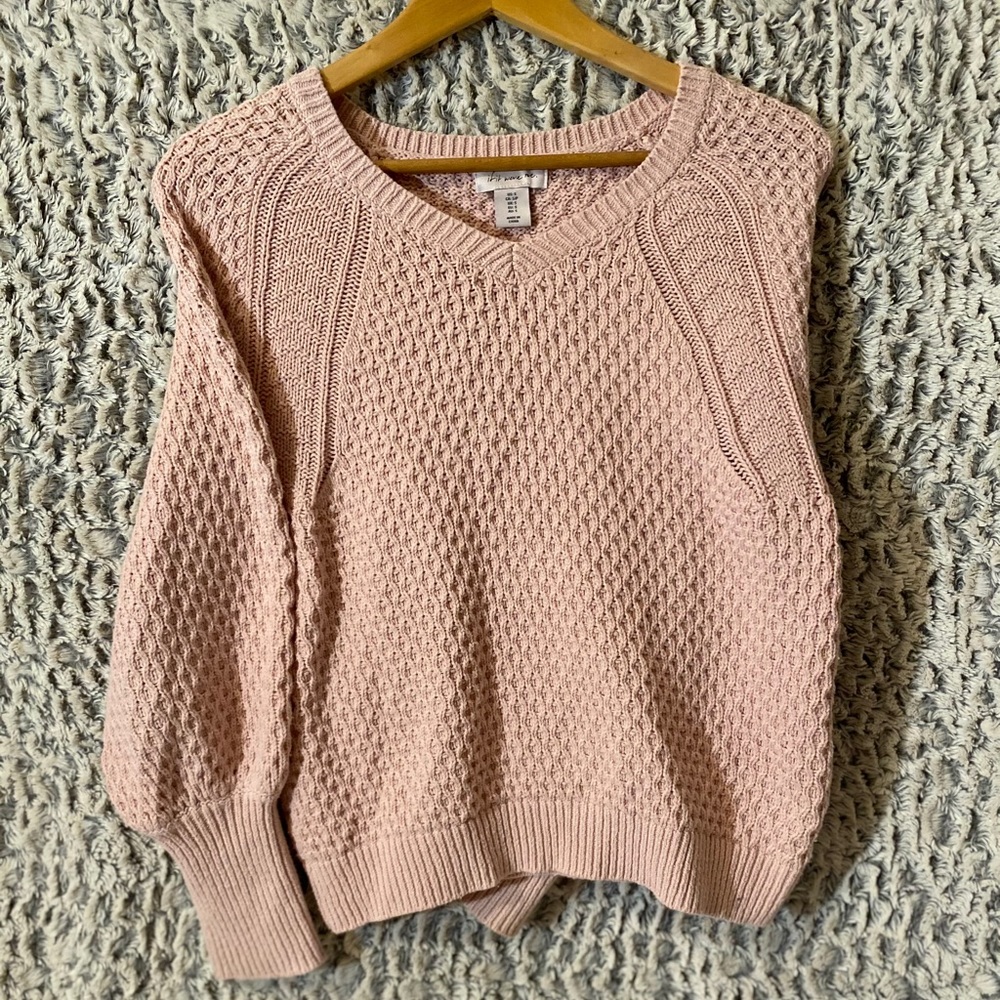 Light pink trendy knit sweater